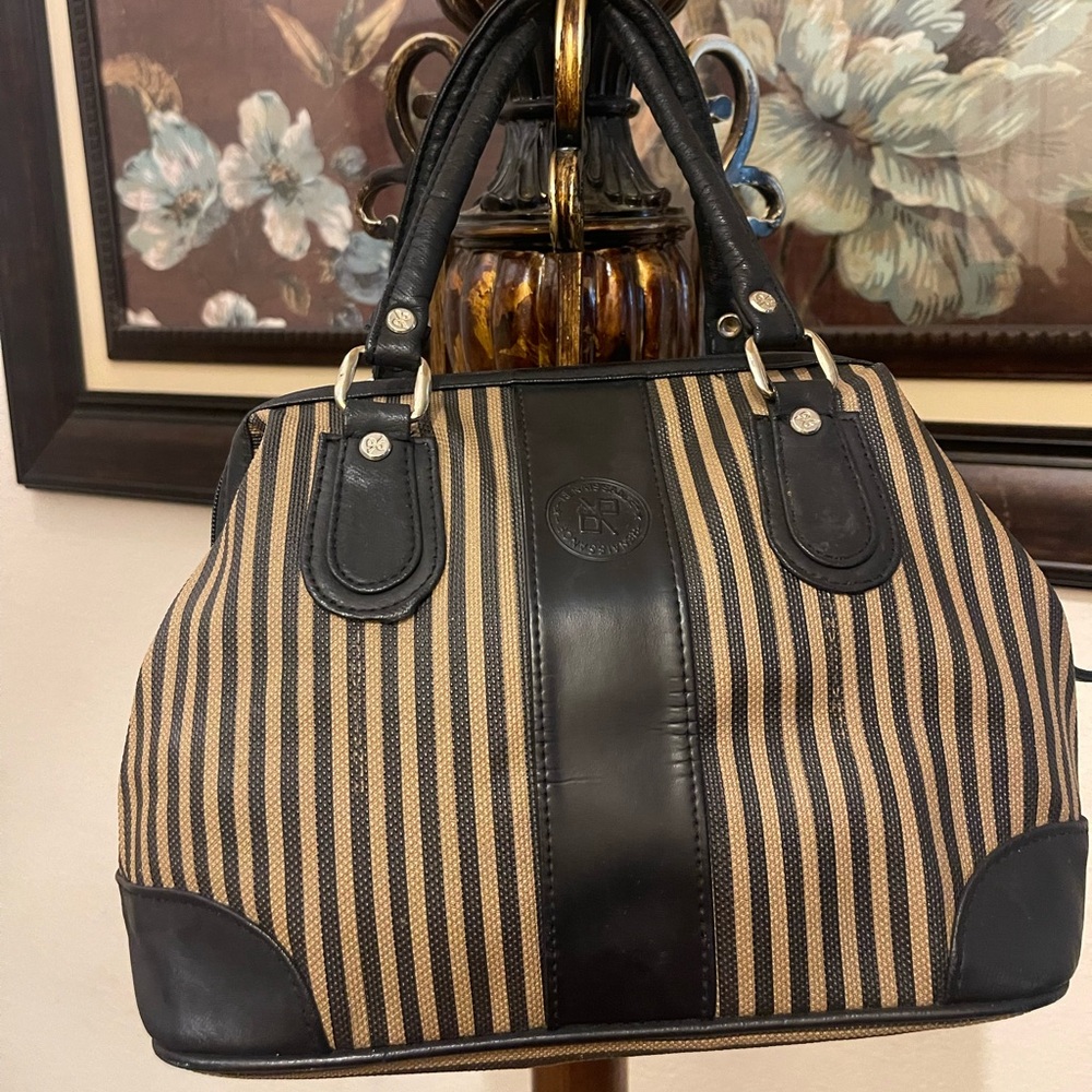 Elegant Black and Tan Striped Women's Bag - Picture 7 of 16